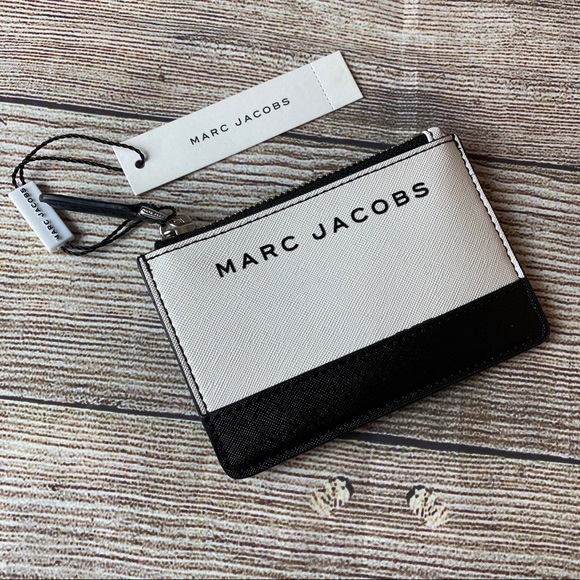 Marc Jacobs Handbags - NWT Marc Jacobs Saffiano Top Zip Coin Wallet
